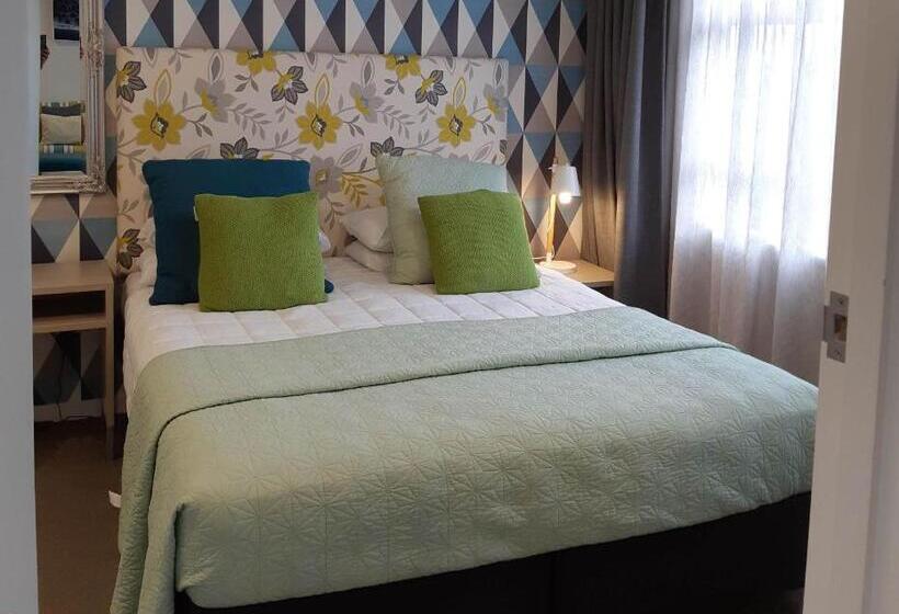 Asure Destiny On Fitzherbert Motel