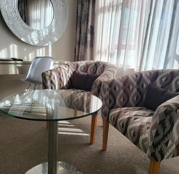 Asure Destiny On Fitzherbert Motel