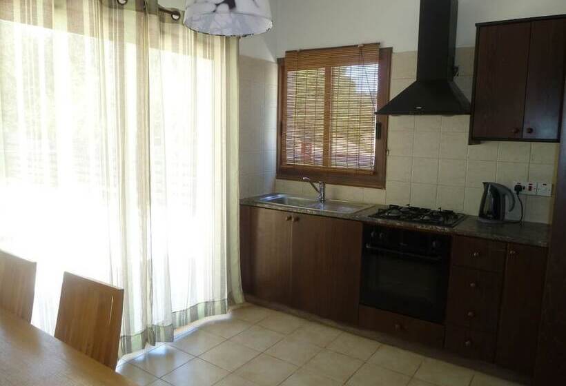 Avra Family Maisonettes