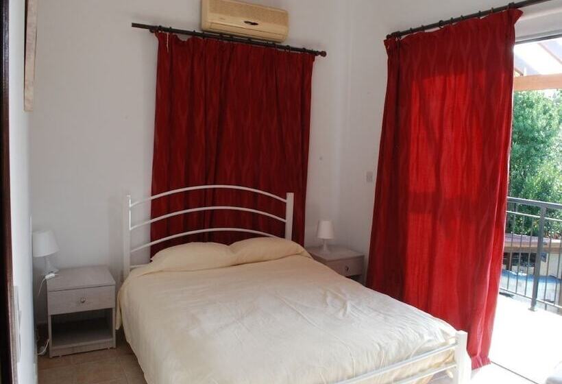 Avra Family Maisonettes