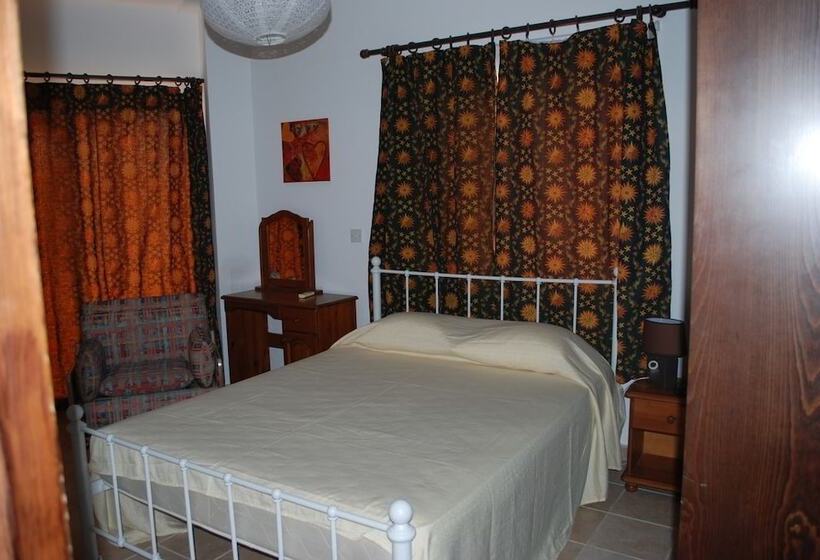 Avra Family Maisonettes