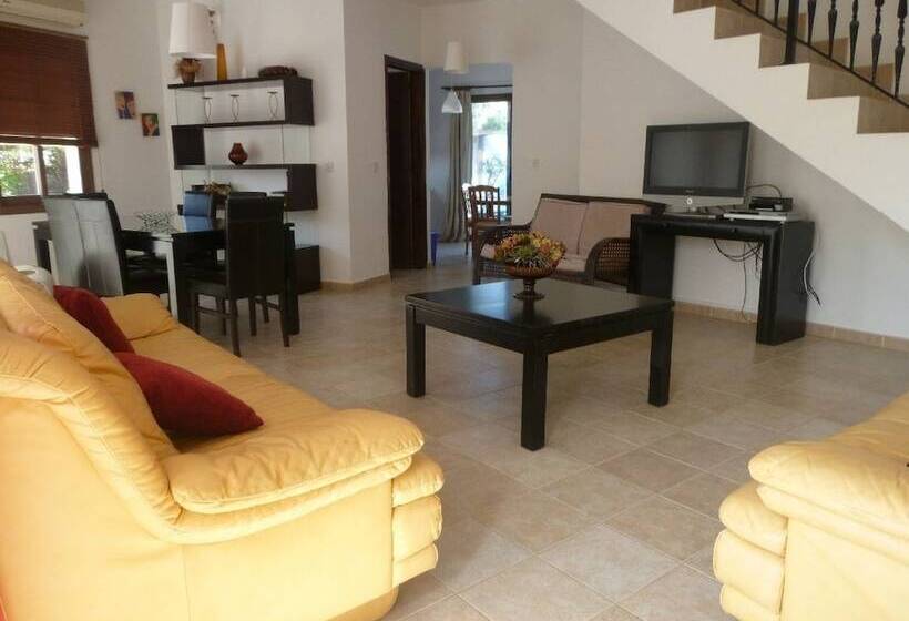 Avra Family Maisonettes