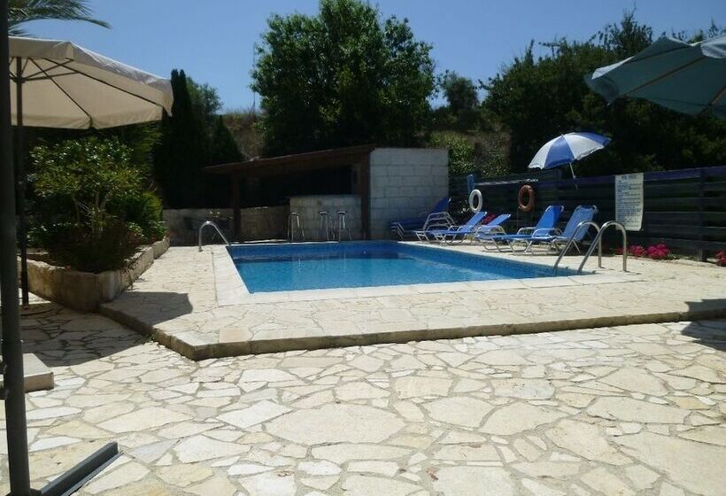 Avra Family Maisonettes