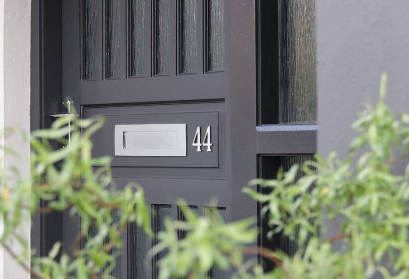 민박 Firbank Lodge