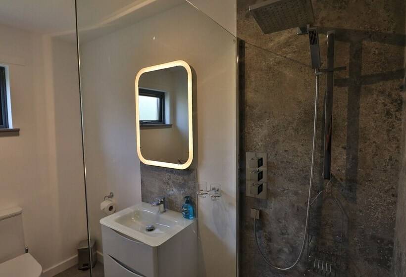 민박 Firbank Lodge