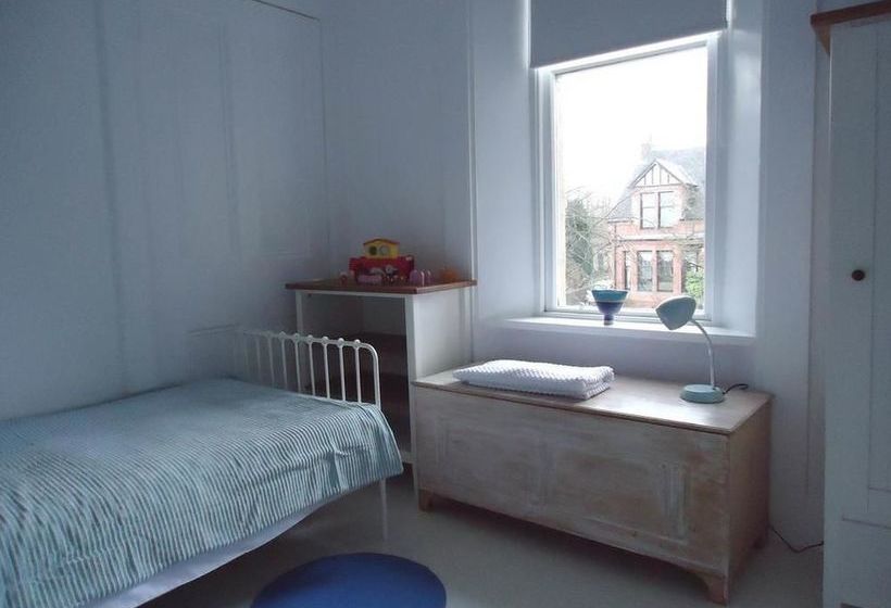 Bishopton Apartment, Near Glasgow