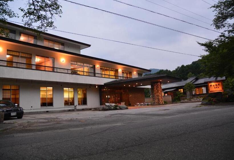 בית מלון כפרי Alpine Route