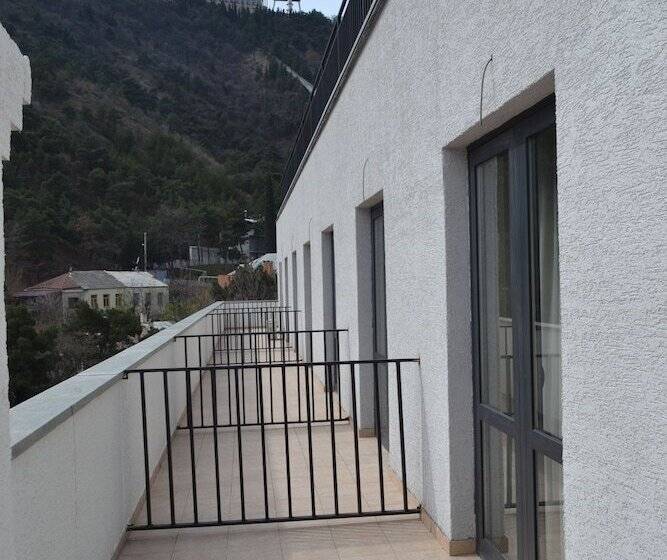 هتل Astoria Tbilisi