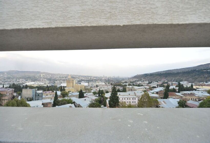 هتل Astoria Tbilisi