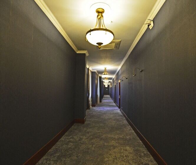 هتل Astoria Tbilisi