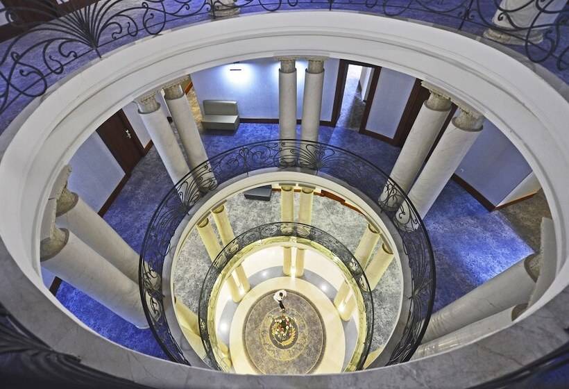 هتل Astoria Tbilisi