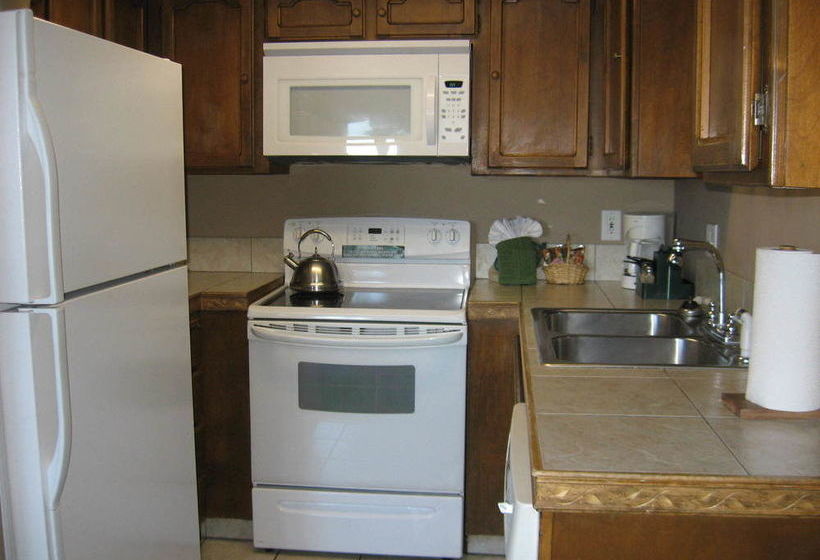 酒店 Beachcomber Inn