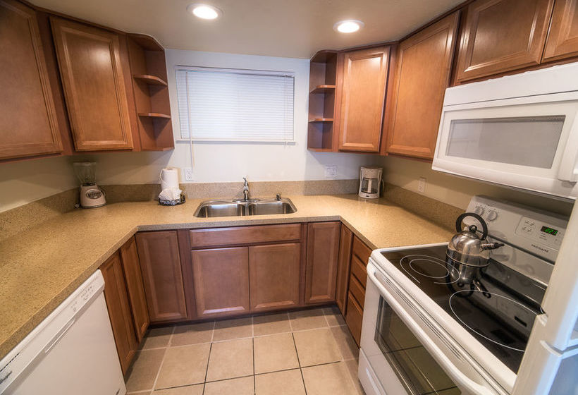 酒店 Beachcomber Inn