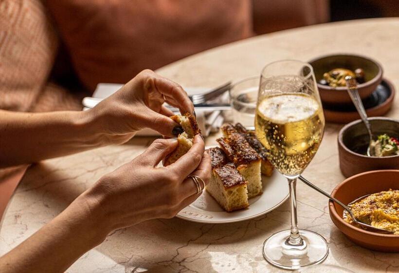 فندق Ellery Beach House