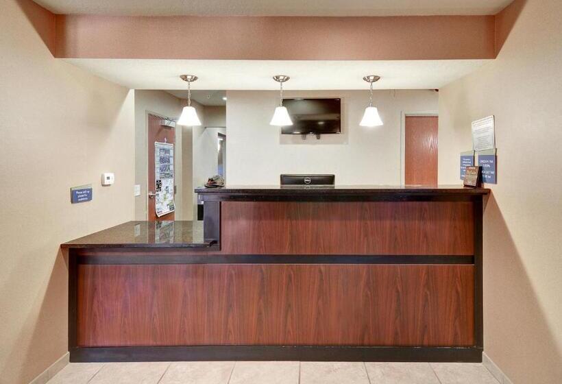 בית מלון כפרי Cobblestone Inn & Suites   Big Lake