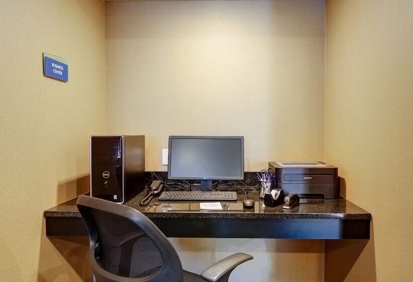 فندق Cobblestone Inn & Suites  Steele
