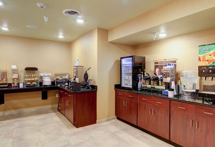 فندق Cobblestone Inn & Suites  Steele