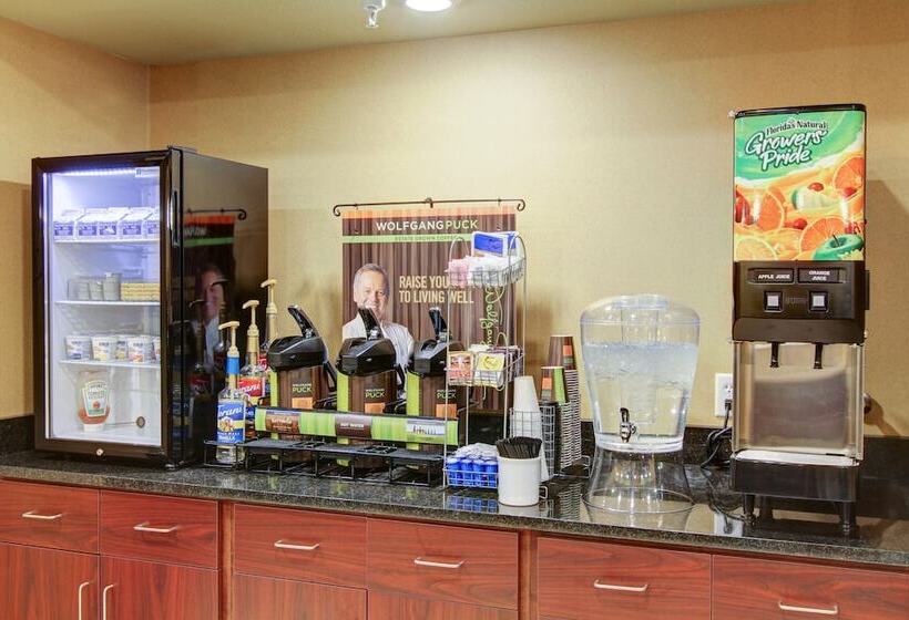 فندق Cobblestone Inn & Suites  Steele