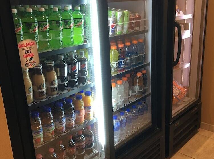 فندق Cobblestone Inn & Suites  Steele