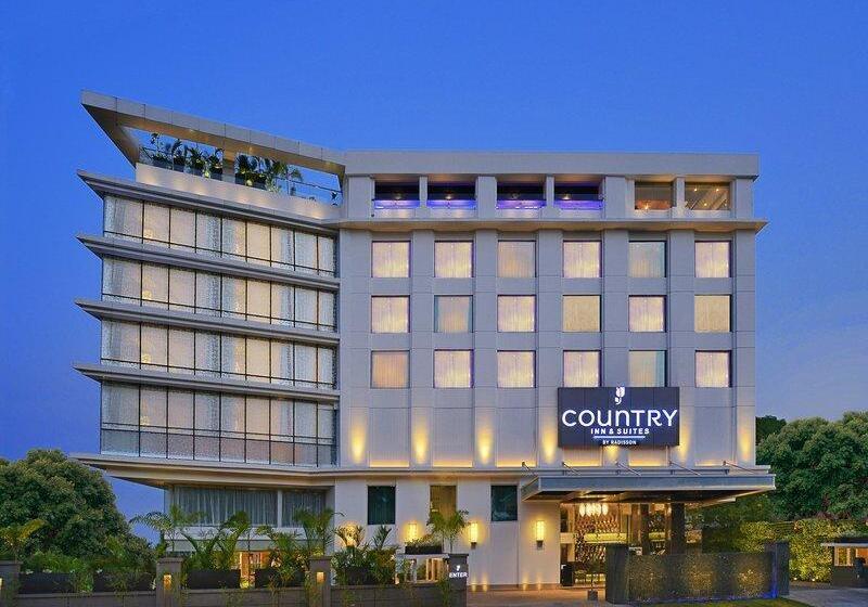 בית מלון כפרי Country Inns & Suites By Radisson Manipal