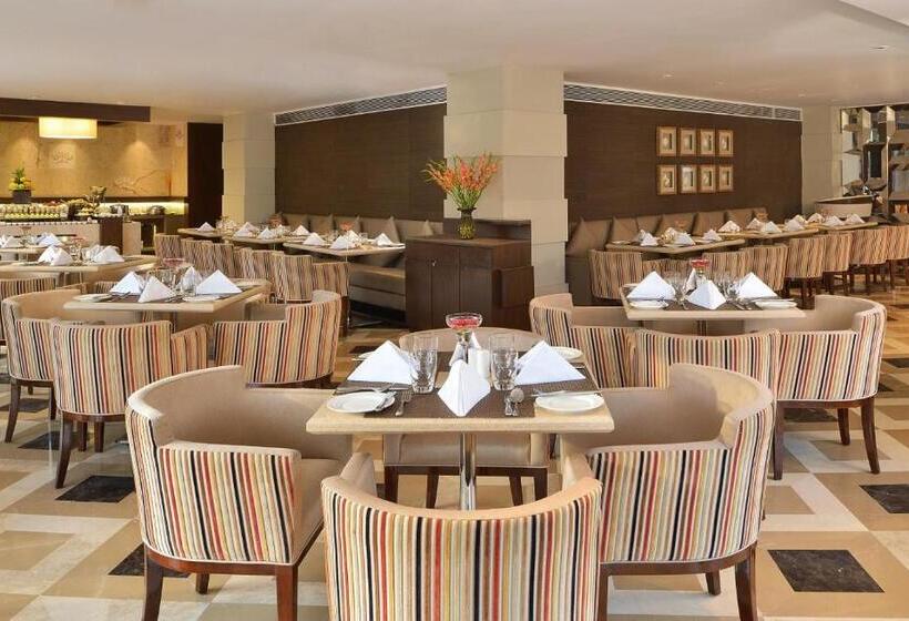 בית מלון כפרי Country Inns & Suites By Radisson Manipal