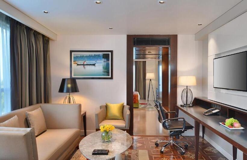 בית מלון כפרי Country Inns & Suites By Radisson Manipal