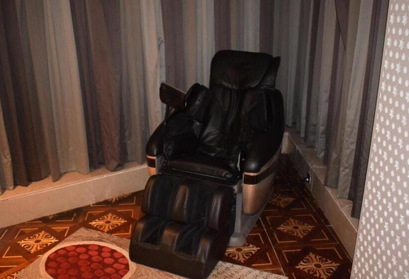 בית מלון כפרי Country Inns & Suites By Radisson Manipal