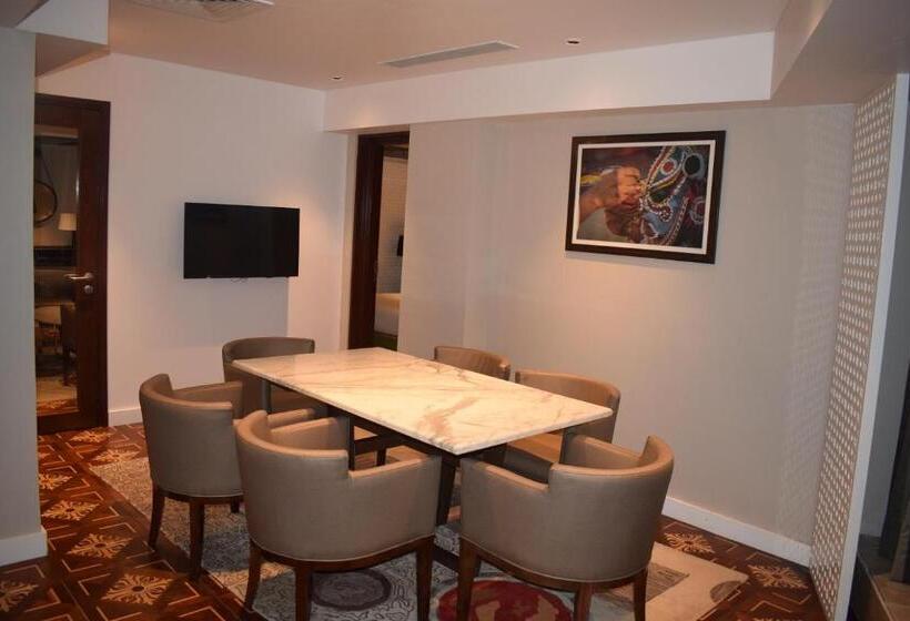 בית מלון כפרי Country Inns & Suites By Radisson Manipal