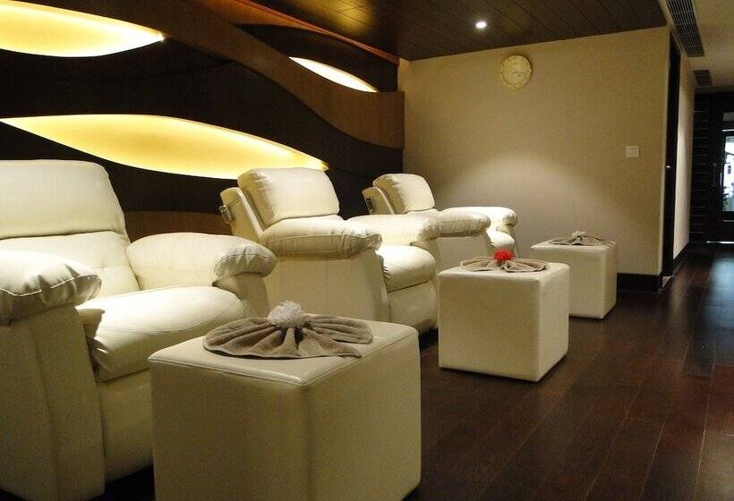 هتل Grand Mercure Agra