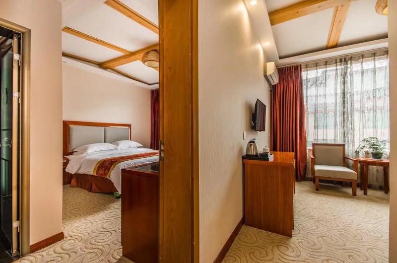 ホテル Days Inn Frontier Emeishan