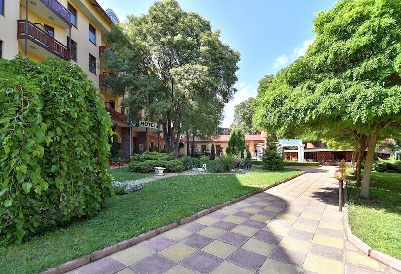 בית מלון כפרי Estreya Palace & Residence