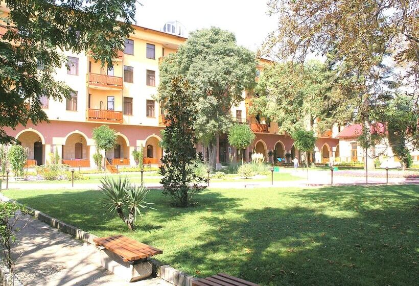 בית מלון כפרי Estreya Palace & Residence