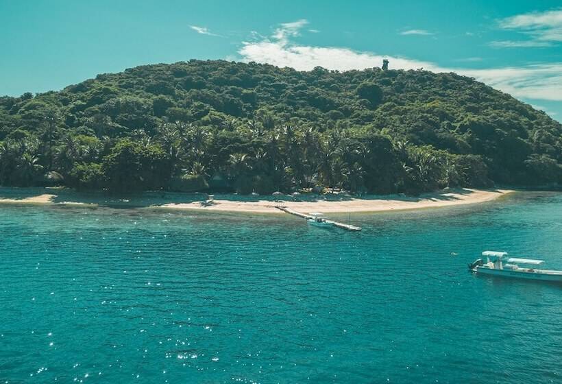 בית מלון כפרי Flower Island Resort