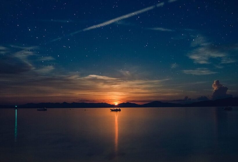 בית מלון כפרי Flower Island Resort