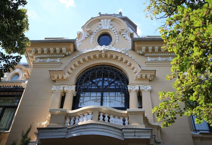 هتل Grand Boutique