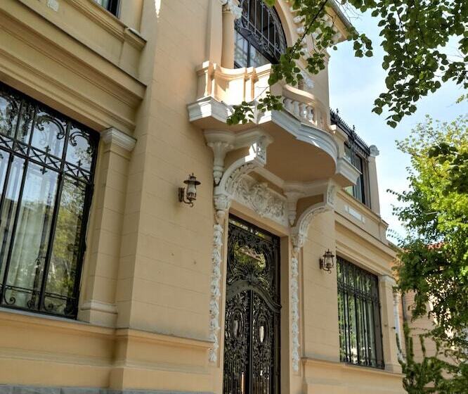 هتل Grand Boutique