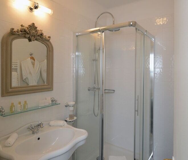 فندق Grand Hôtel Henri   Teritoria