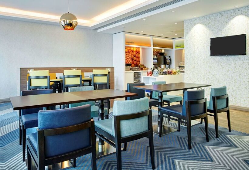 Отель Hampton by Hilton Glasgow Central