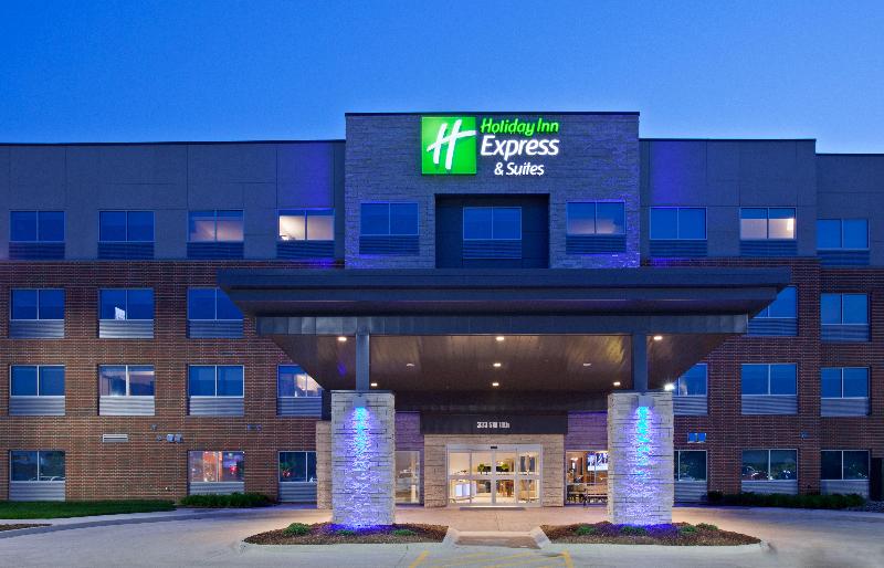 هتل Holiday Inn Express And Suites Des Moines Downtown, An Ihg