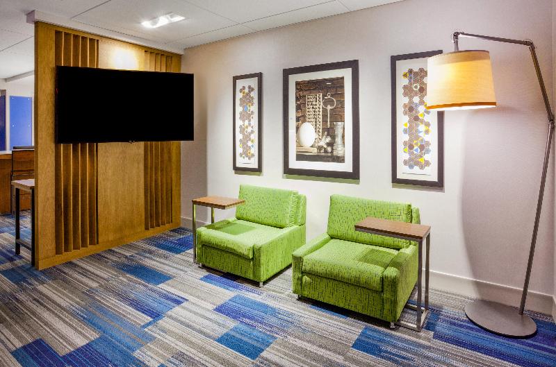 هتل Holiday Inn Express And Suites Des Moines Downtown, An Ihg