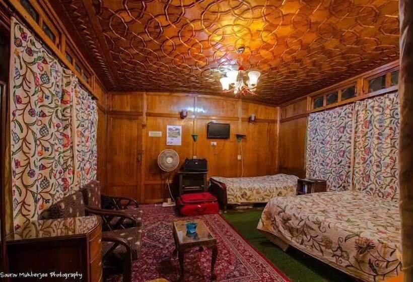 Hotel Houseboat Lily Of Nageen