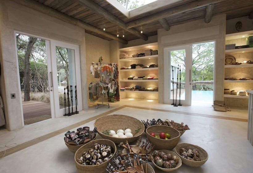 ホテル Kapama Karula