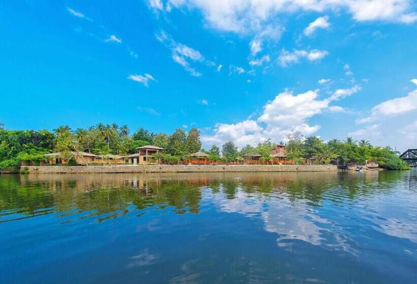 Отель Karunakarala Ayurveda Resort