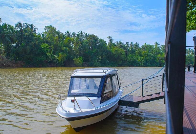 Отель Karunakarala Ayurveda Resort