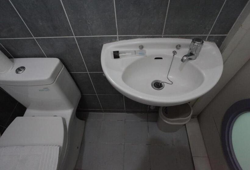 هتل Legreen Suite Tebet