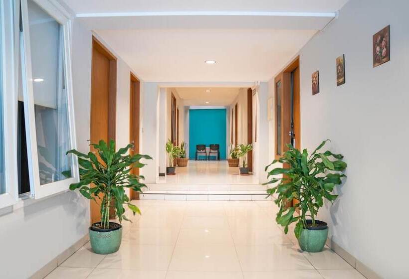 هتل Legreen Suite Tebet