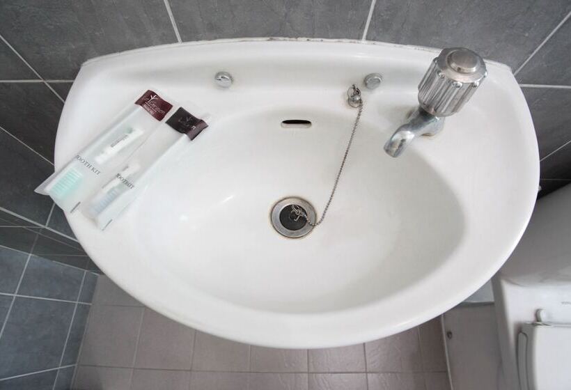 هتل Legreen Suite Tebet