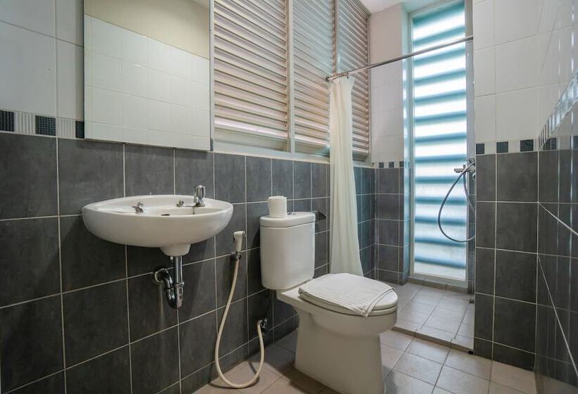 هتل Legreen Suite Tebet