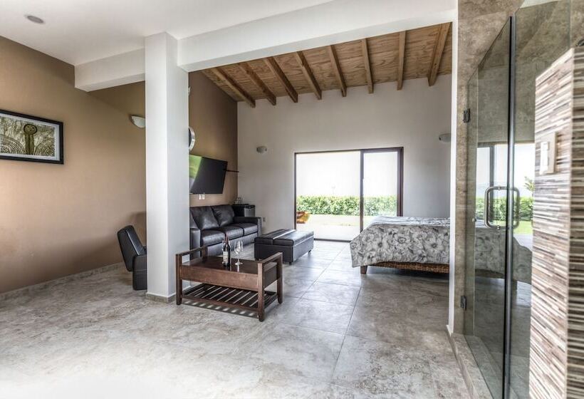 ホテル Matea San Isidro