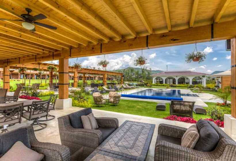 ホテル Matea San Isidro